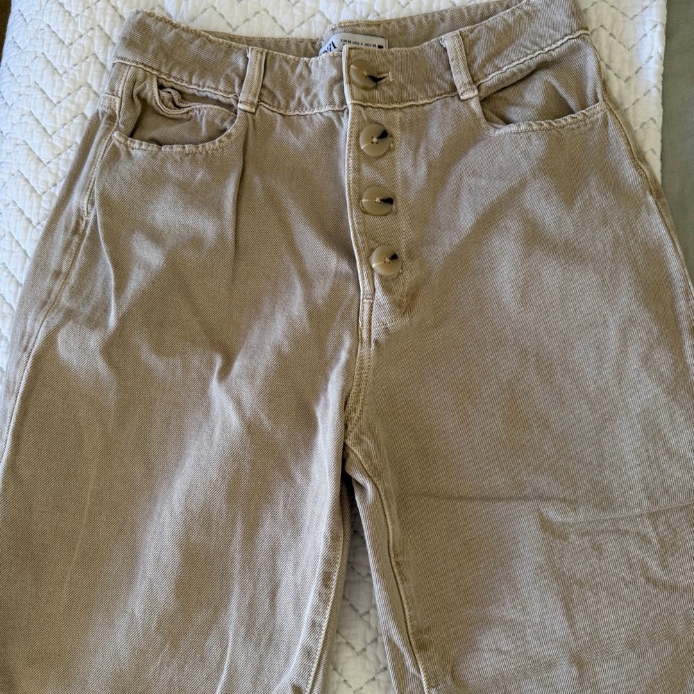 Zara Women’s Khaki Button-Fly Wide Crop Pant